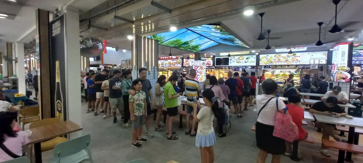Good crowd Serangoon Central food stall for lease