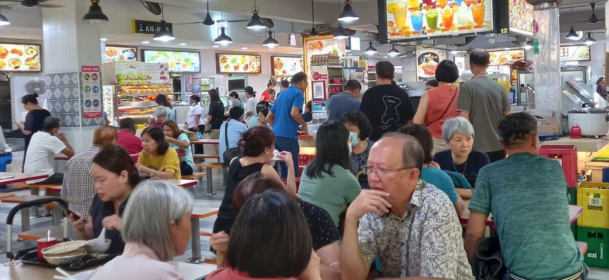 High footfall Potong Pasir stall for lease. Beside MRT station 