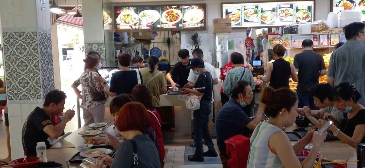 High footfall Potong Pasir stall for lease. Beside MRT station 
