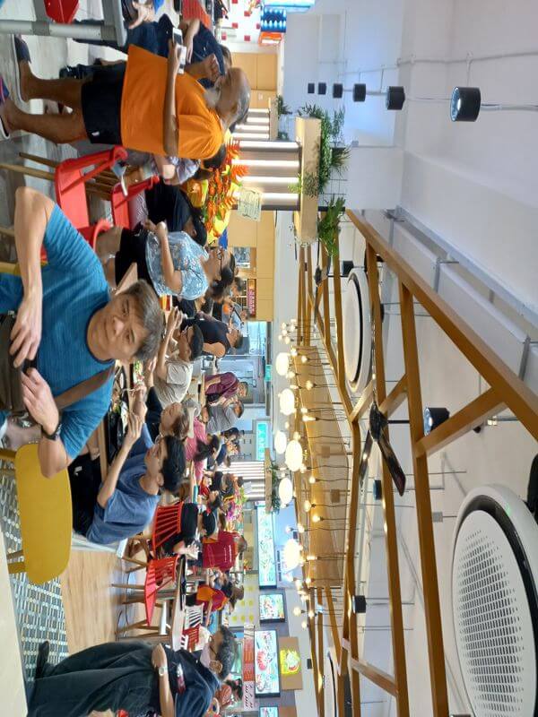 Good crowd Punggol Field food stall for lease 