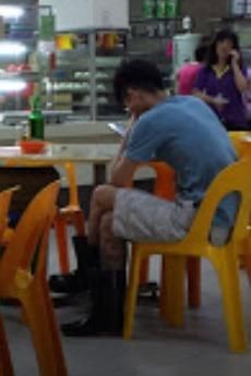Looking for Chicken/BBQ pork Rice, Porridge Store or Local Delights (Staple Morning to Night Singaporean Food) Hawker for Coffeeshop