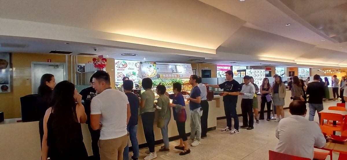 Changi Business Pk foodcourt stall with MR license to let