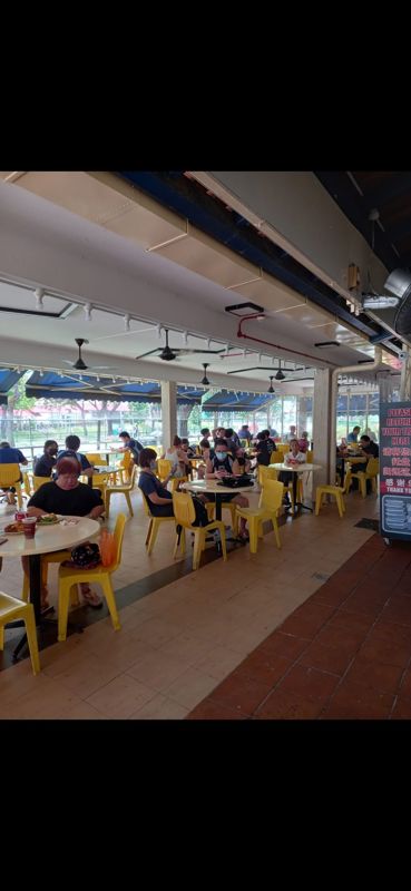 644 Hougang half stall for lease 