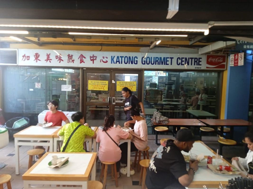 Health issue,private owned stall with big license,14yrs till now in operation l,to let takeover the business with fees or can cooperate to let you run the stall, profitable business zero risk...