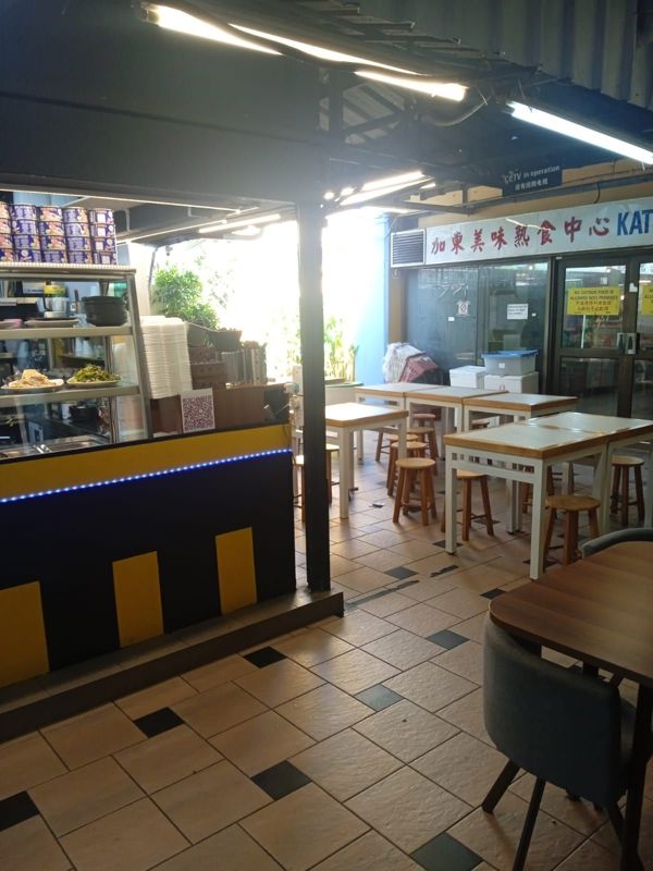 Health issue,private owned stall with big license,14yrs till now in operation l,to let takeover the business with fees or can cooperate to let you run the stall, profitable business zero risk...