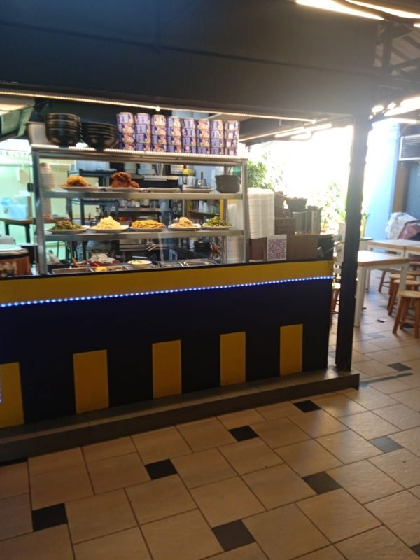 Health issue,private owned stall with big license,14yrs till now in operation l,to let takeover the business with fees or can cooperate to let you run the stall, profitable business zero risk...