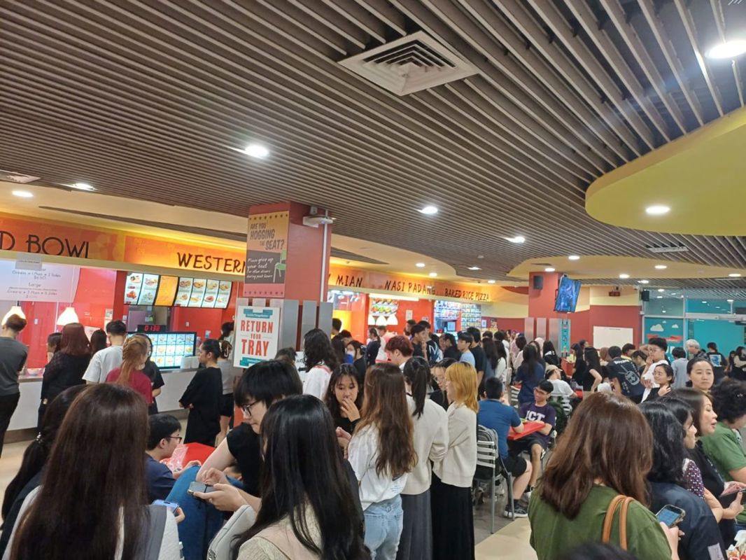 Top Student Crowd Location — Food Stall Now Available