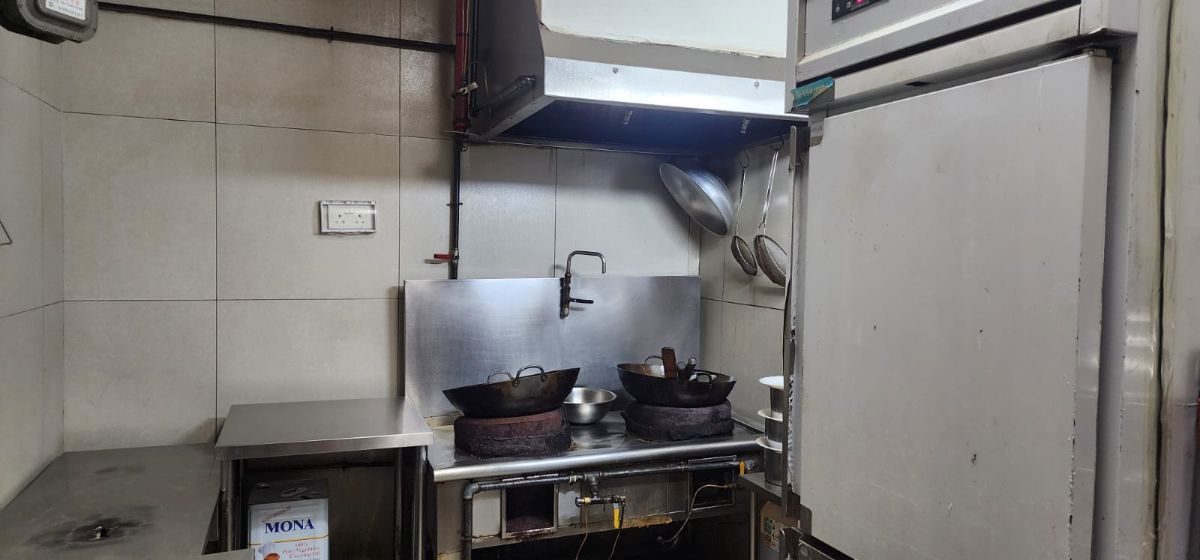 Busy Lunch Crowd Stall｜Air-Conditioned Food Court, Ready to Operate