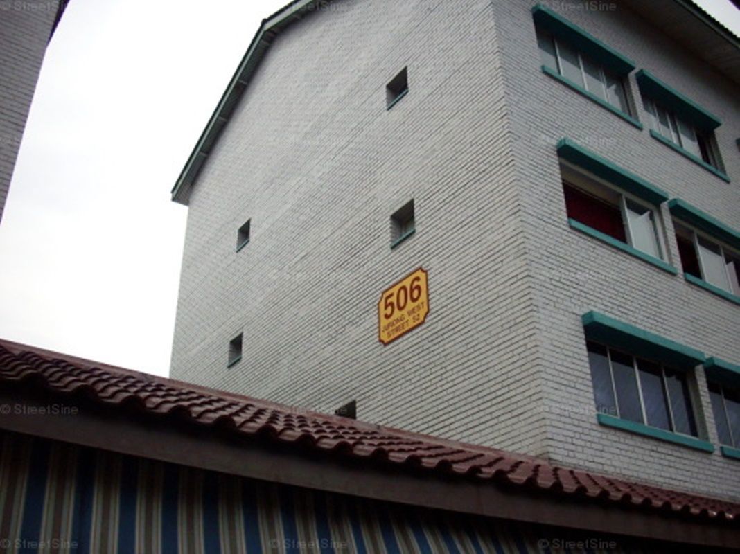 🕙 7 days footfall (Lunch & Dinner peaks) / 一周 7 天营业，涵盖周边办公人群及住户，午餐与晚餐高峰客流均衡 🧹 Gas & Exhaust Included / 水电气油烟机设备一应俱全 💰 $5800 prime rent includes dishwashing / 租金 + 洗碗费全包 $5800