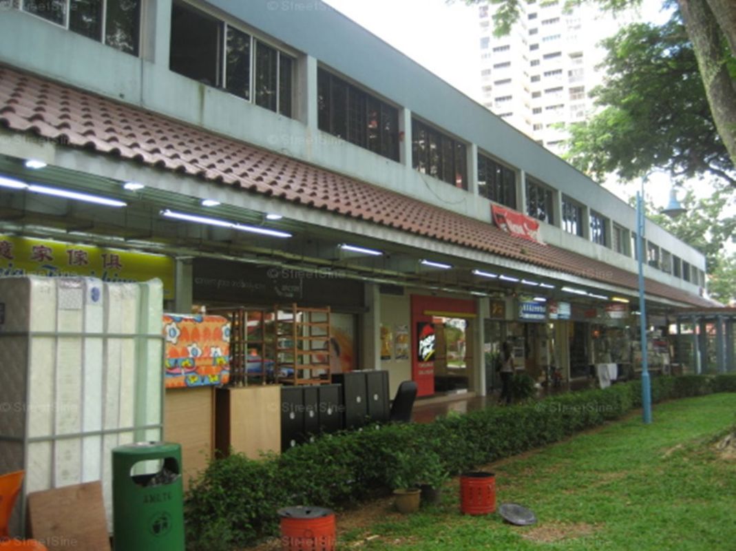 Air-con environment, great location near residential, school, and the MRT station.