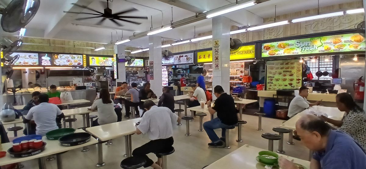 19 Marsiling Zi Char and half stall for rent 