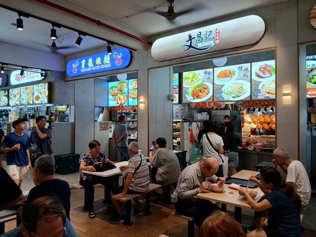 Newly renovated 682 Hougang coffeeshop stall for rent 