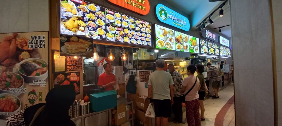 Newly renovated 682 Hougang coffeeshop stall for rent 
