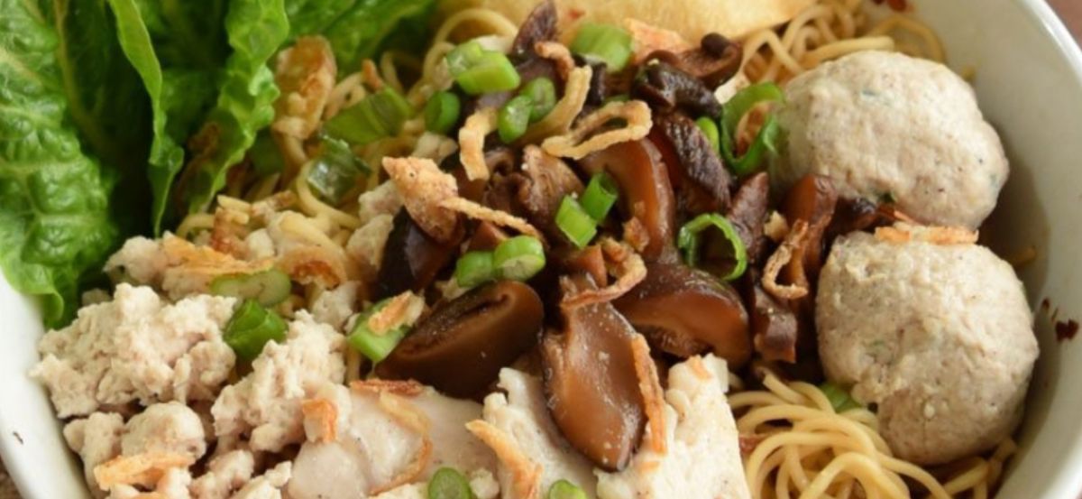 Minced meat noodle stall for lease @ 21 Hougang Green 