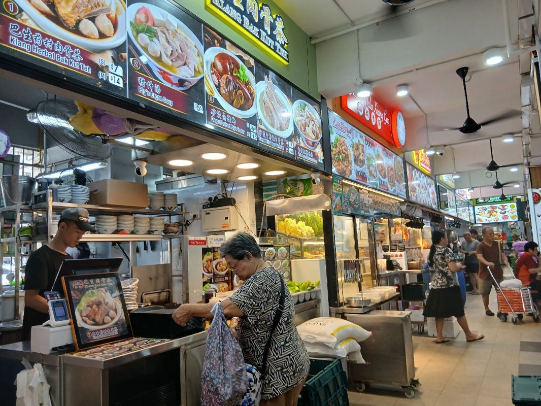 261 Serangoon Central food stall for rent 