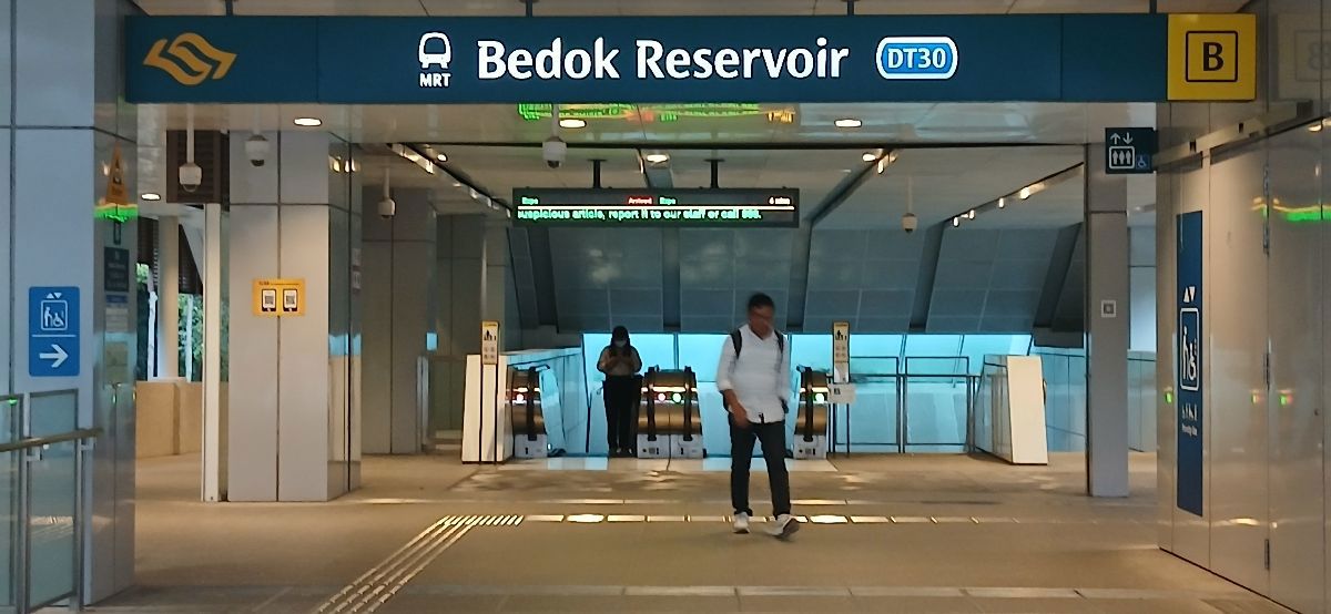 Bedok Reservoir View food stall for rent 
