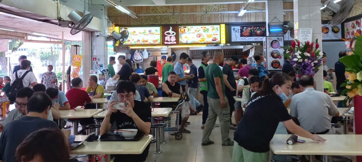 19 Marsiling Zi Char and half stall to let 