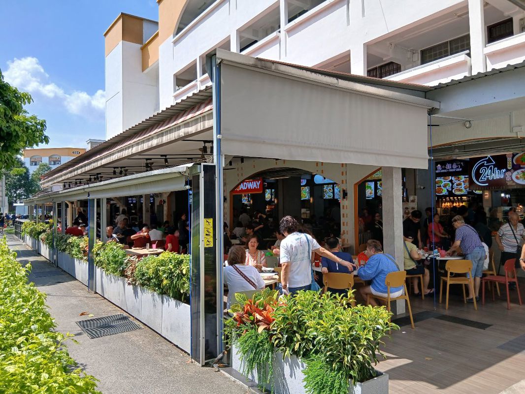 Prime location 682 Hougang Kueh kiosk for rent