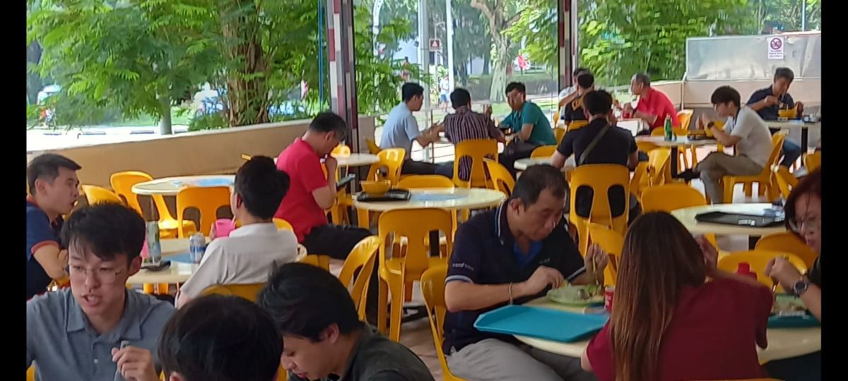 Soon to be renovated Toh Guan coffeeshop srall for rent 