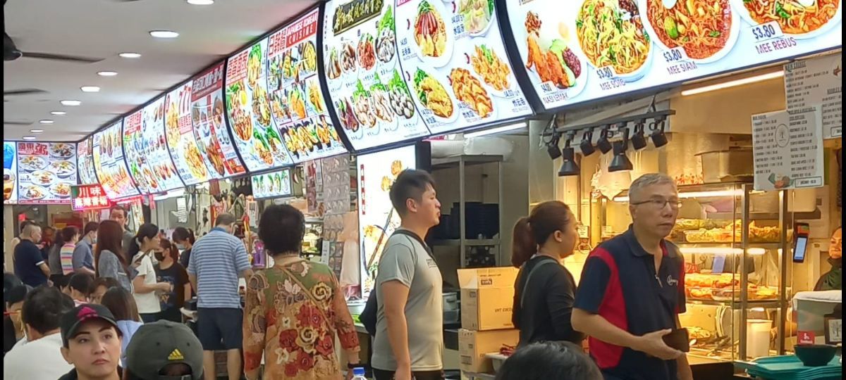 155 Bukit Batok food stall  & Popiah Rojak kiosk to let 