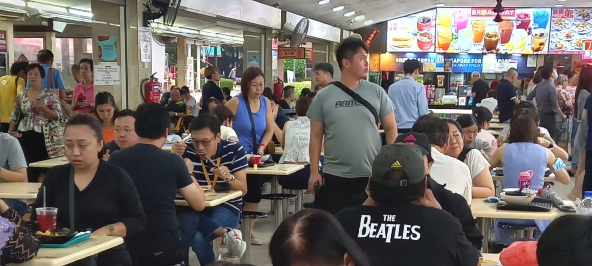 155 Bukit Batok food stall  & Popiah Rojak kiosk to let 