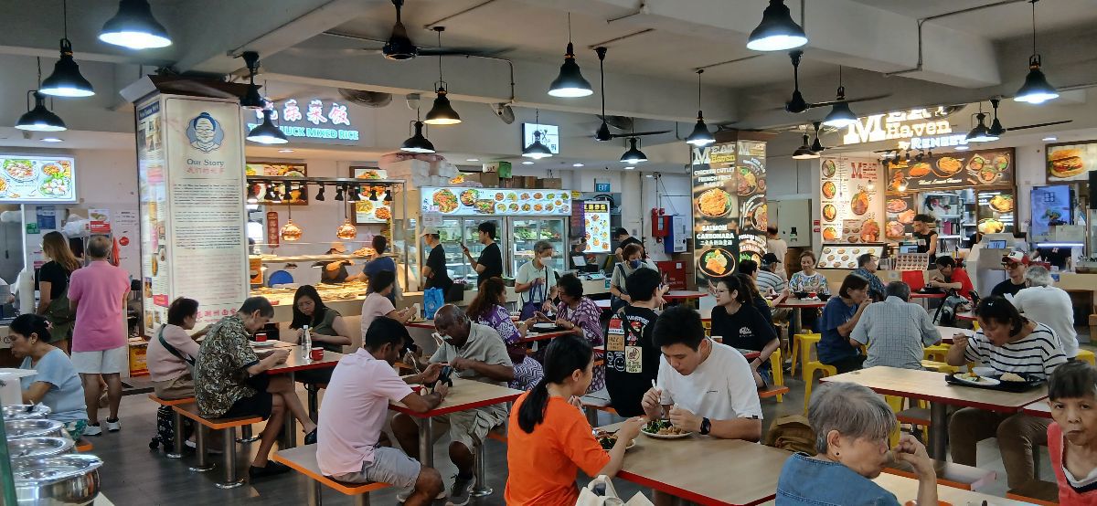 Good crowd 147 Potong Pasir Fishball noodle, Indian food stall to let.