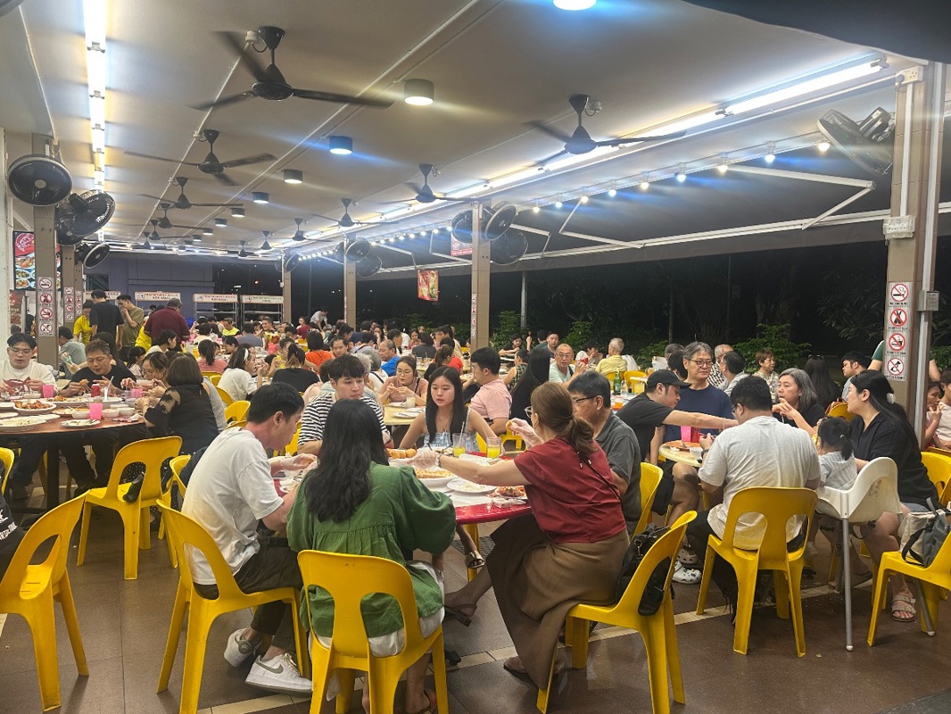 ROAST DUCK/ CHAR SIEW/ CHICKEN RICE STALL AT BEDOK CENTRAL COFFEESHOP WITH BIGGEST ORA
