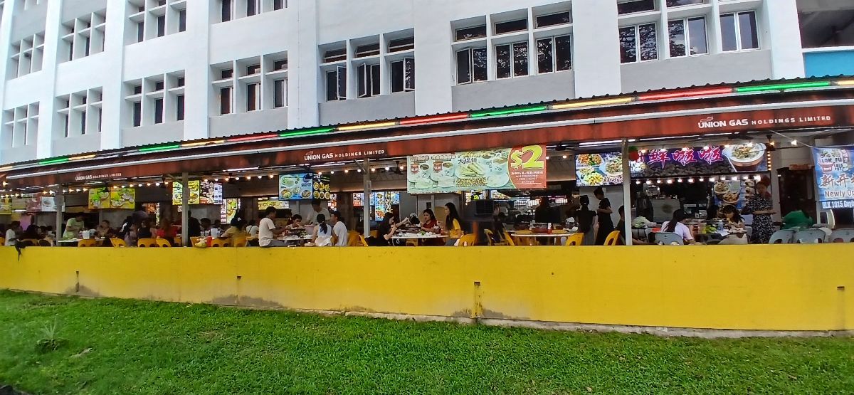 $2000 Geylang East canteen stall to let. MR license 