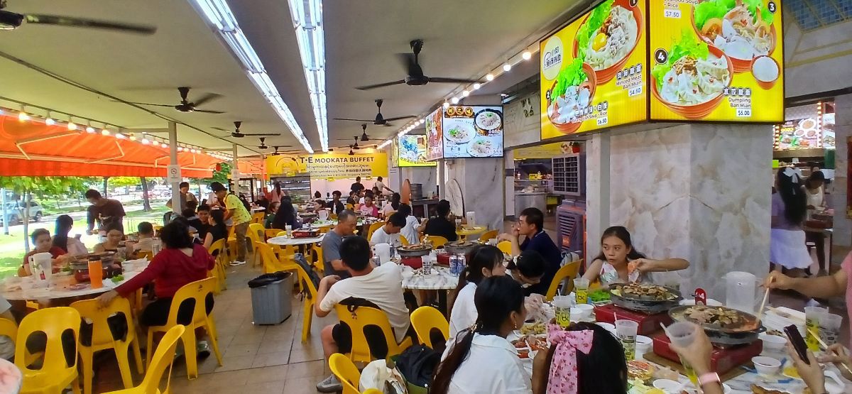 $2000 Geylang East canteen stall to let. MR license 