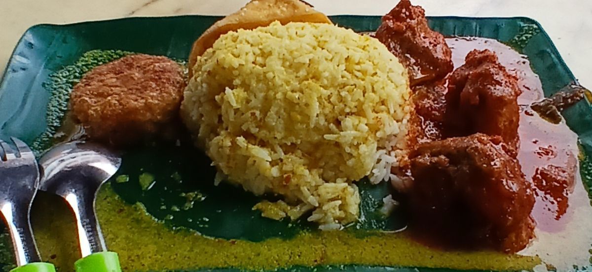 31 Kelantan Lane food stall to let.