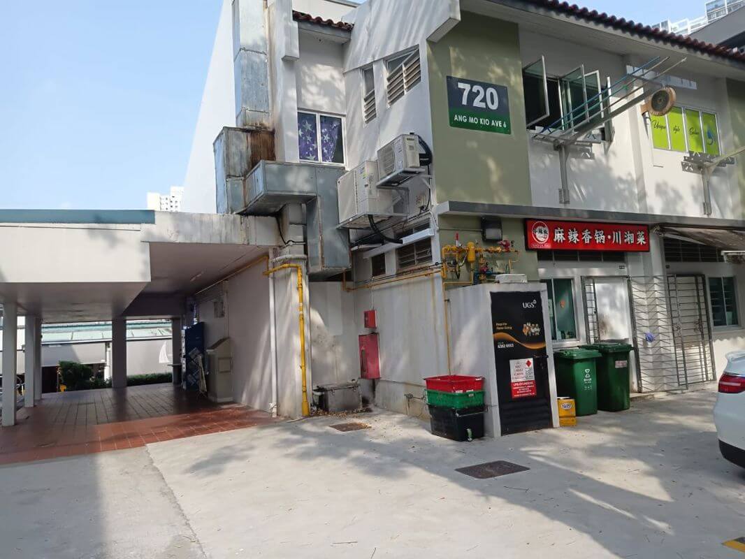  Food Stall at Ang Mo Kio Central. Next to AMK HUB, NTUC, DBS, Macdonald.  High Footfall and Very Good Location!
