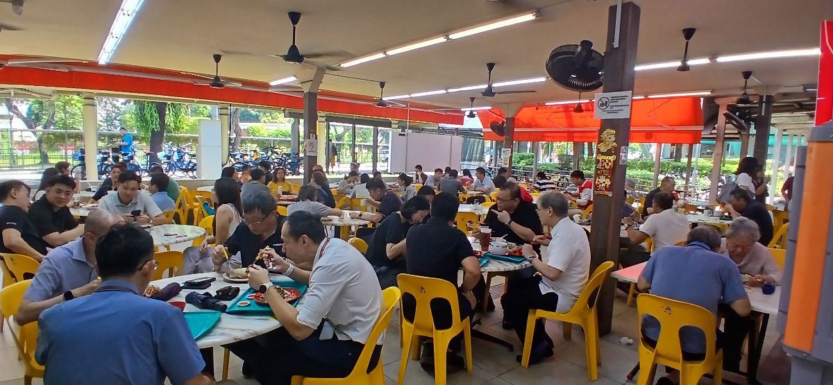 High traffic Jurong Gateway food stall to let 