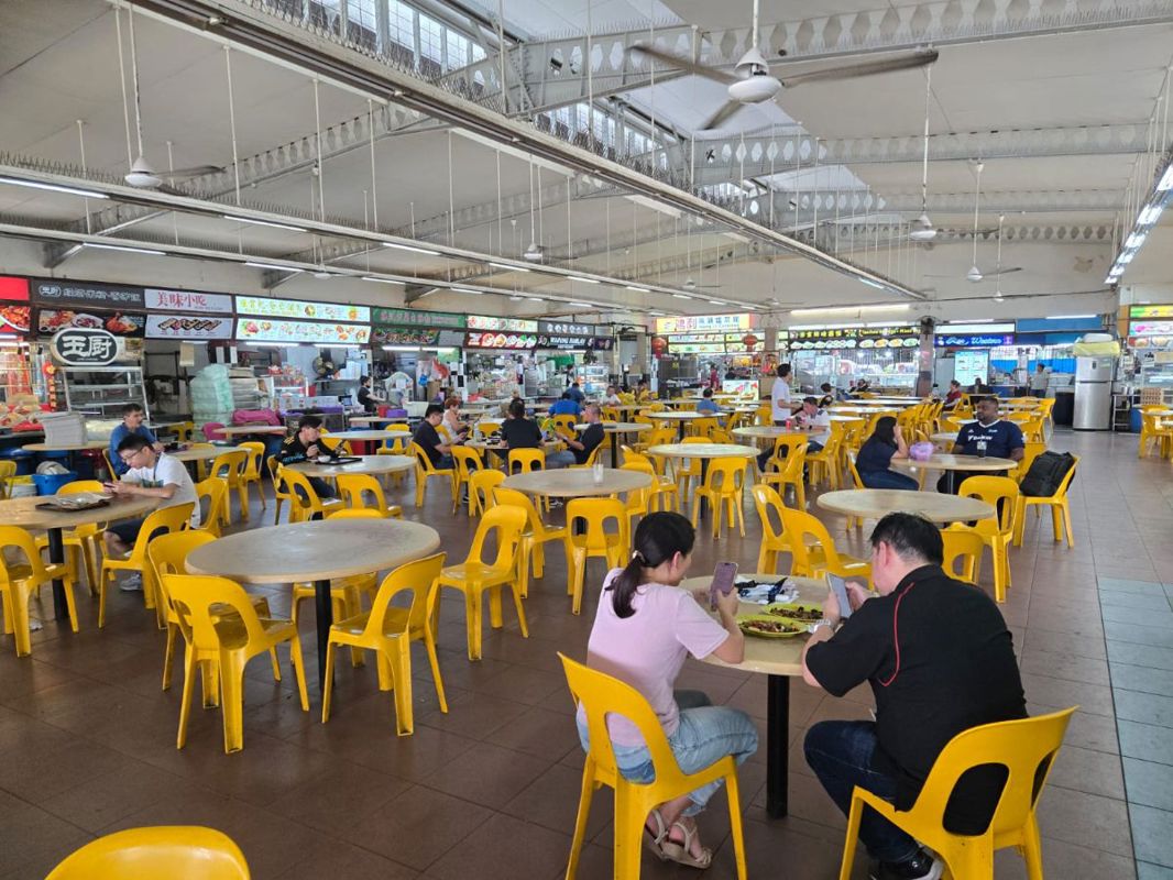Various Food stall at a well Establish Canteen for rent.