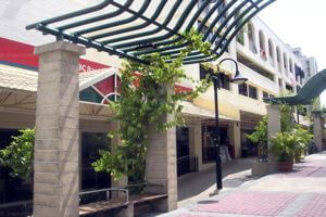 ✅ NO TAKEOVER FEE ✅ Strategic location to set up food stall & offer deliveries to many areas ⏰ 24-Hour Hawker Centre with Great footfall well-renovated & modern. Convenient location for residents, office staff and tourists