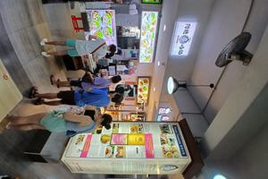 Prime location minced meat noodle stall to let 
