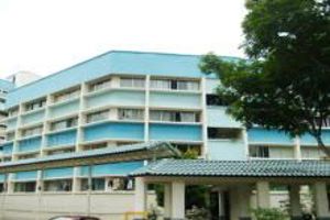 👍人潮旺 👍欢迎: 鸡饭/鱼圆面/日韩餐/西餐/中国餐等各类美食加入我们 👍最后一个摊位