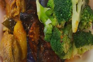 Economical mixed vegetable rice stall for rent 