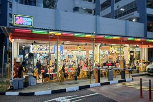 Various Zi Char, Thai Seafood stalls w MR license for lease.